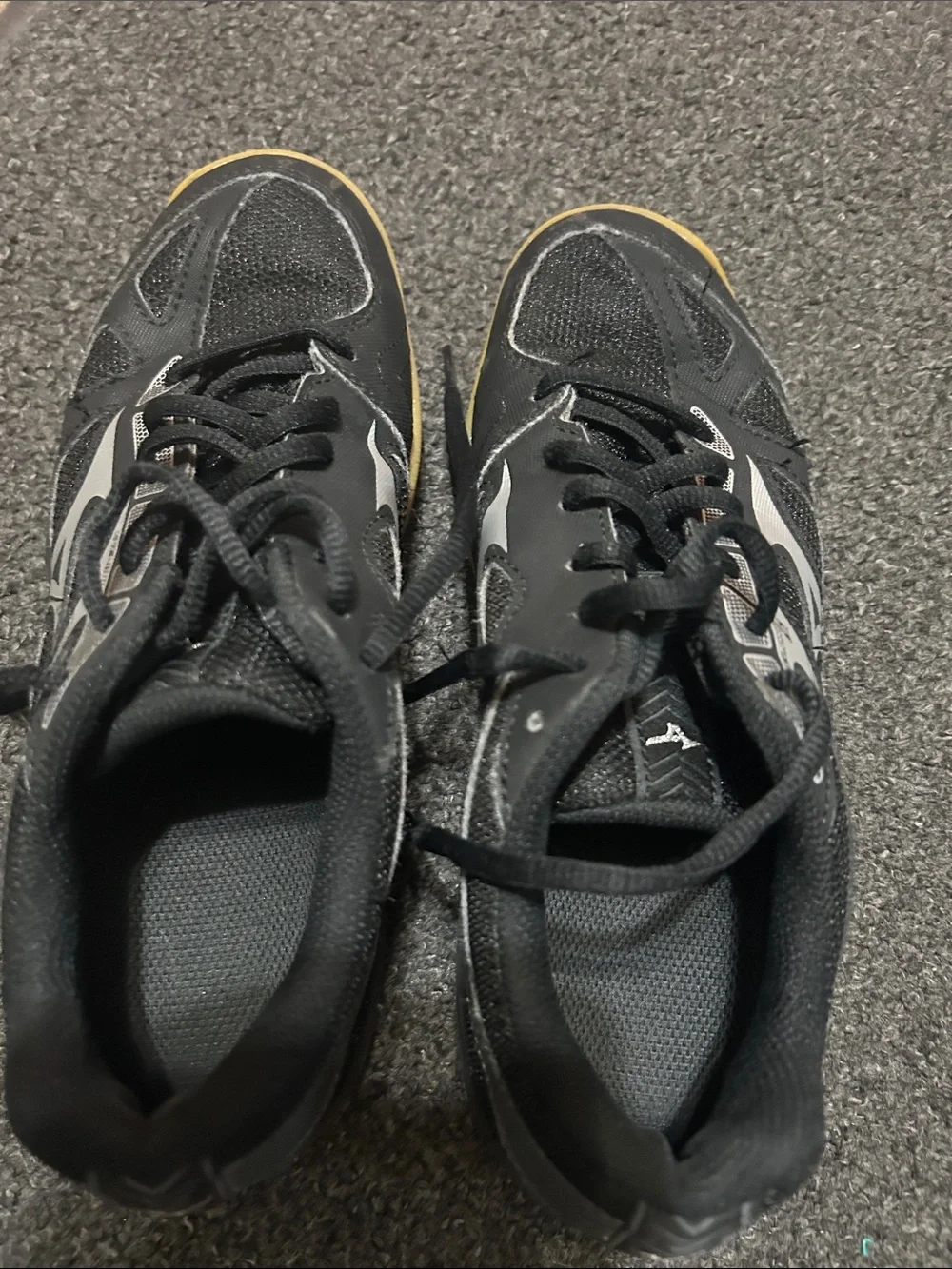 Mizuno Black and Yellow Indoor Training Sneakers